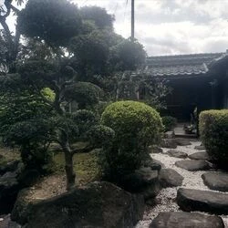 民泊生駒　庭